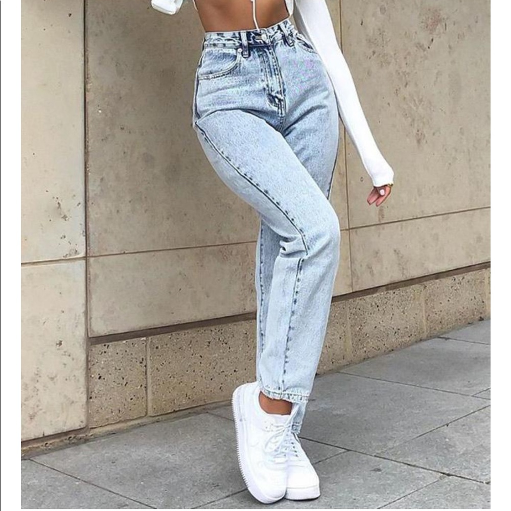 White Fox Boutique Washed Denim Boyfriend Jean - M